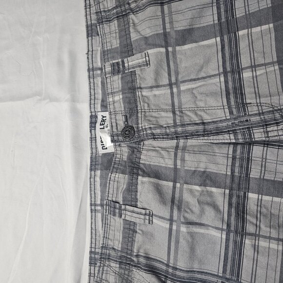 Distillery Apparel Cargo shorts for men cress cross pattern - Picture 4 of 6